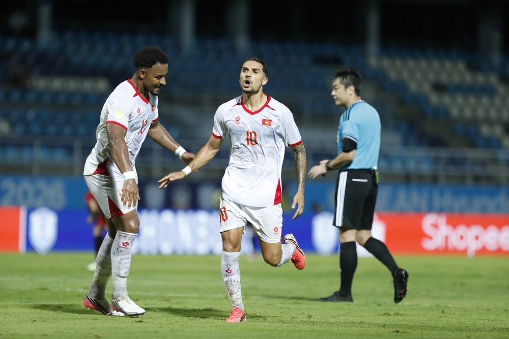 Đội tuyển Việt Nam đăng quang ASEAN Cup 2026: Hành trình lịch sử đầy cảm xúc - Ảnh 2.