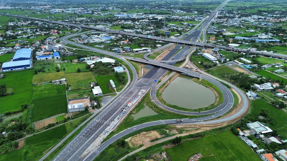 Mở cơ hội phát triển miền Tây với cao tốc Bến Lức - Long Thành - Ảnh 3.