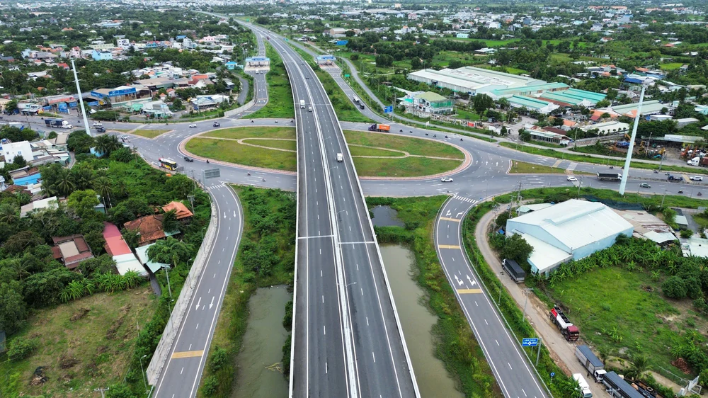 Mở cơ hội phát triển miền Tây với cao tốc Bến Lức - Long Thành - Ảnh 4.