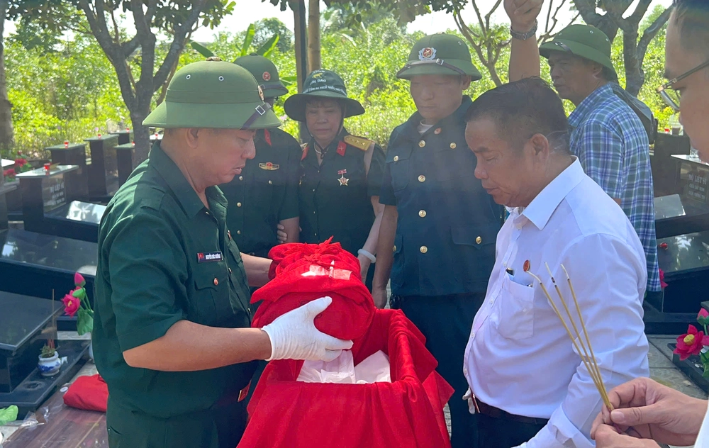 Chuyến tàu Thống Nhất hôm nay có liệt sĩ về quê cha đất tổ Phú Thọ sau gần 60 năm vào chiến trường miền Nam - Ảnh 3.