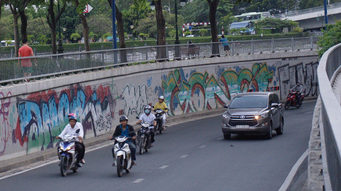 Tranh tường, graffiti và... bôi bẩn đường phố - Ảnh 10.