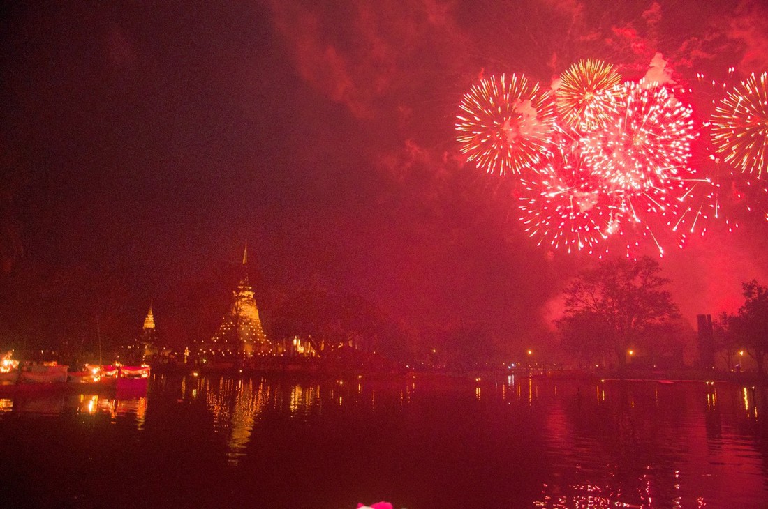 Loi Krathong - lễ hội cổ và lung linh nhất của Thái Lan - Ảnh 14.