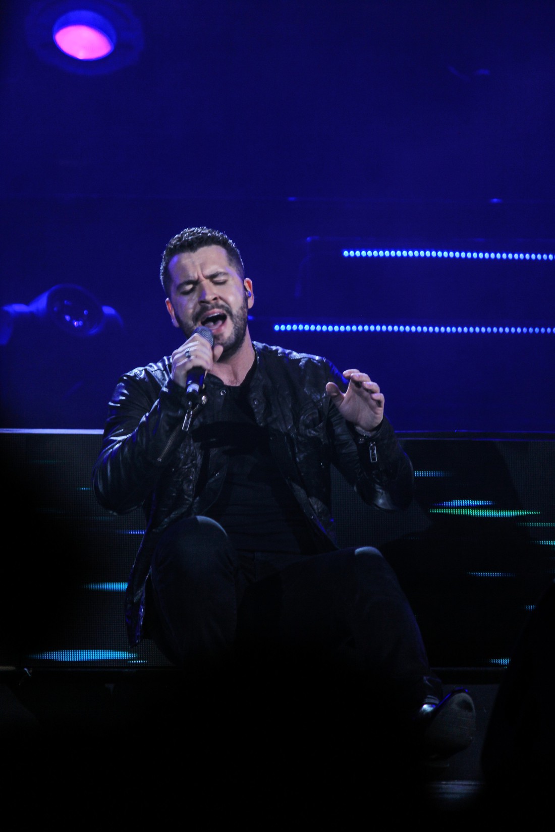 Shayne Ward đốn tim fans Việt bằng 11 ca khúc hit - Ảnh 8.