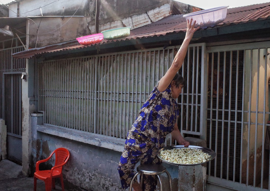 Những ngày cận Tết ở khu giải toả ven kênh rạch Sài Gòn - Ảnh 3.