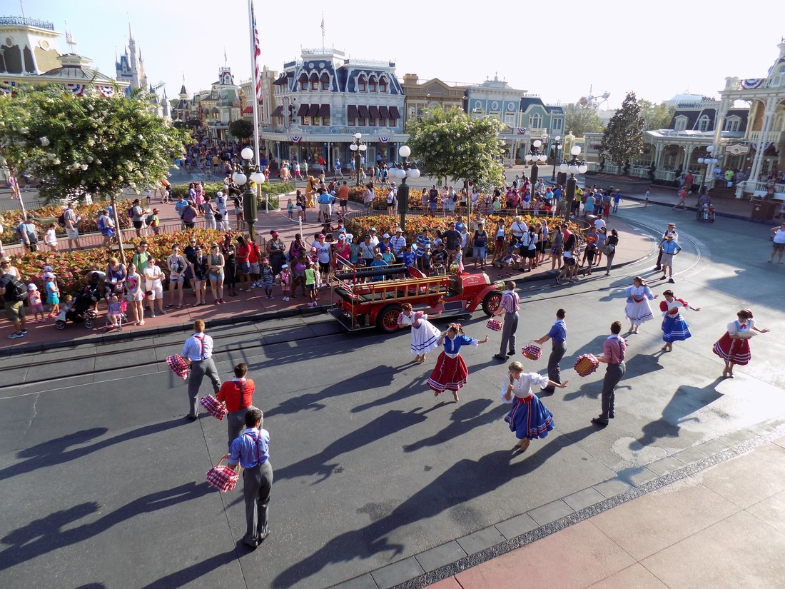 Lạc vào Disneyland ở Florida: thiên đường có thật - Ảnh 1.