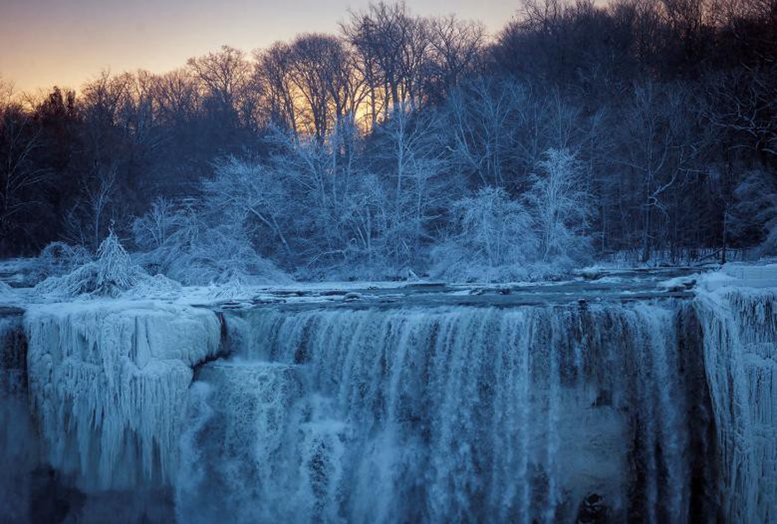 Du khách ngắm thác Niagara trong băng giá - Ảnh 5.