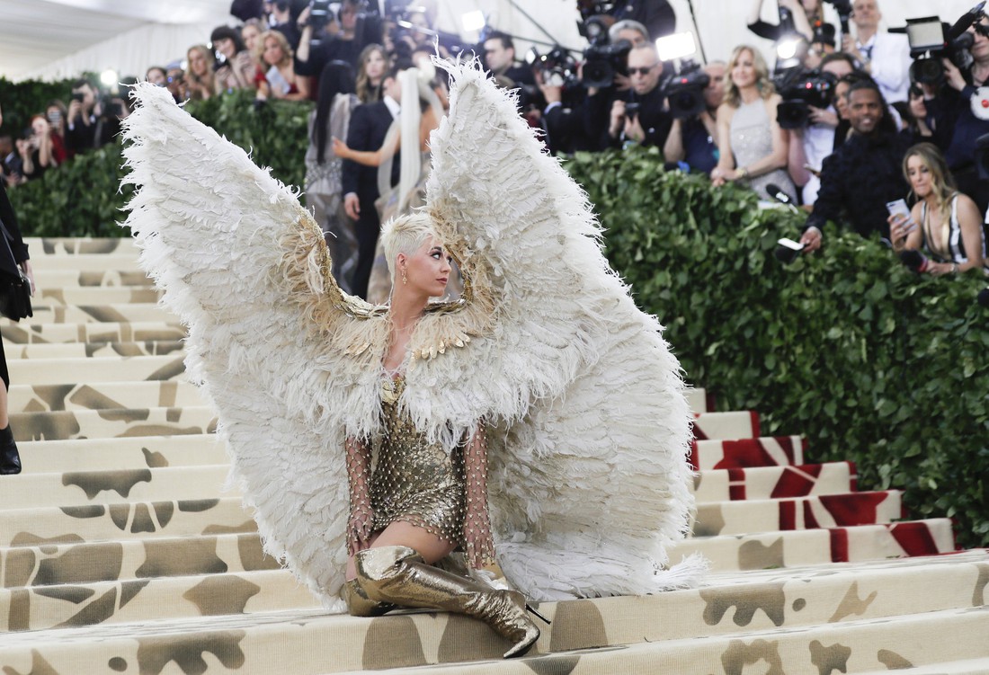 Tay chơi Rihanna, Madonna, Katy Perry... ở Met Gala 2018 - Ảnh 8.