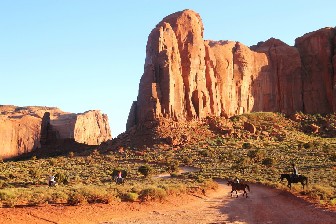 Monument Valley nổi tiếng trong các phim cao bồi viễn Tây - Ảnh 4.