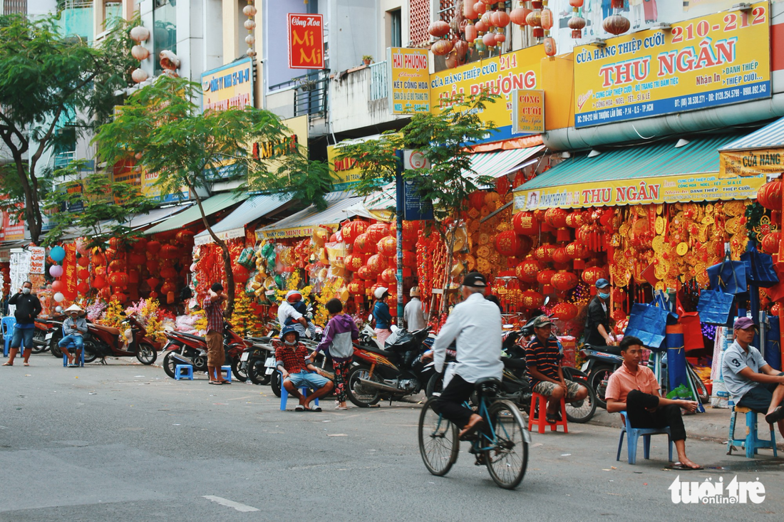 Xúng xính áo dài đón Tết ở làng người Hoa - Ảnh 3.