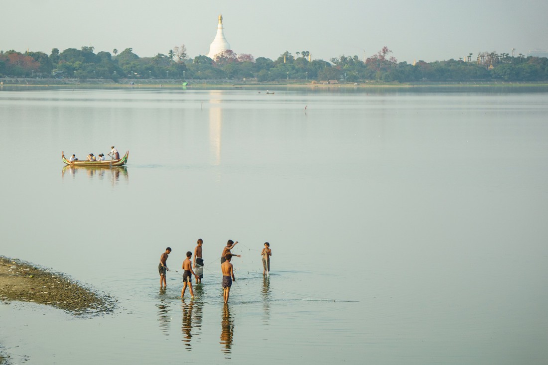 Đi Mandalay ngắm hoàng hôn ở cầu U Bein - Ảnh 12.