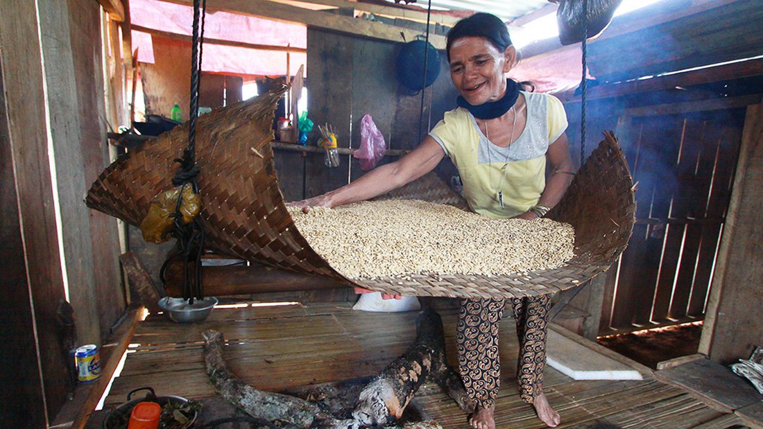 Sau thảm họa sạt lở núi, hồi sinh từ làng mới Khe Chữ - Ảnh 3.