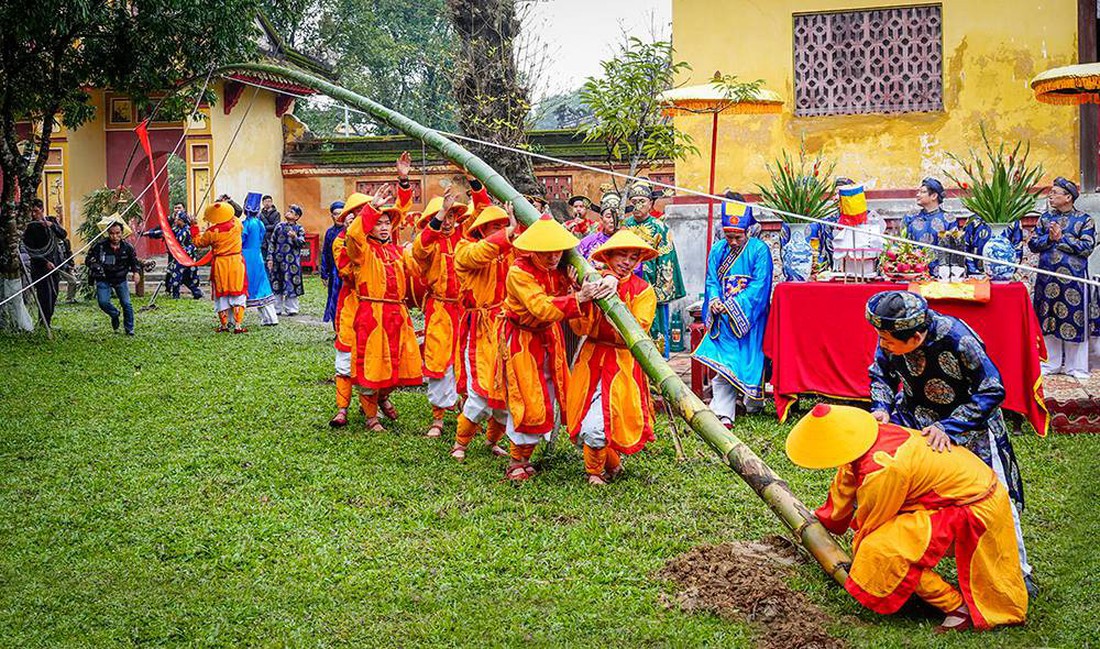 Xứ Huế rực rỡ mùa lễ hội và du xuân - Ảnh 4.