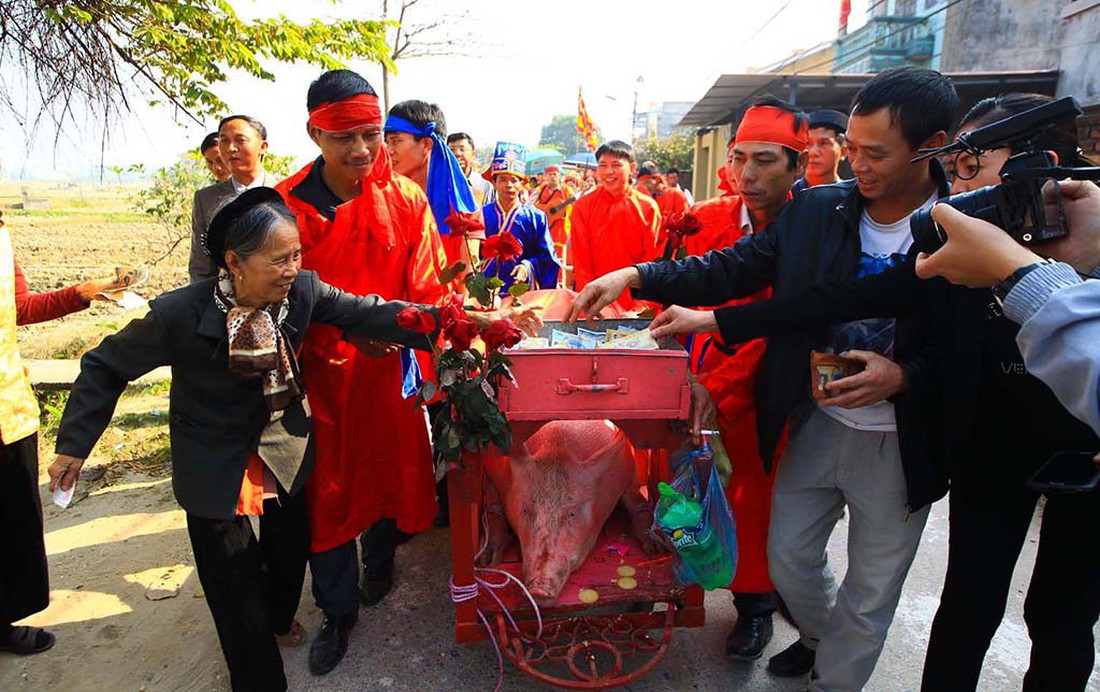 Mỗi năm 7.966 lễ hội, cứ đi là tả tơi, được không? - Ảnh 6.