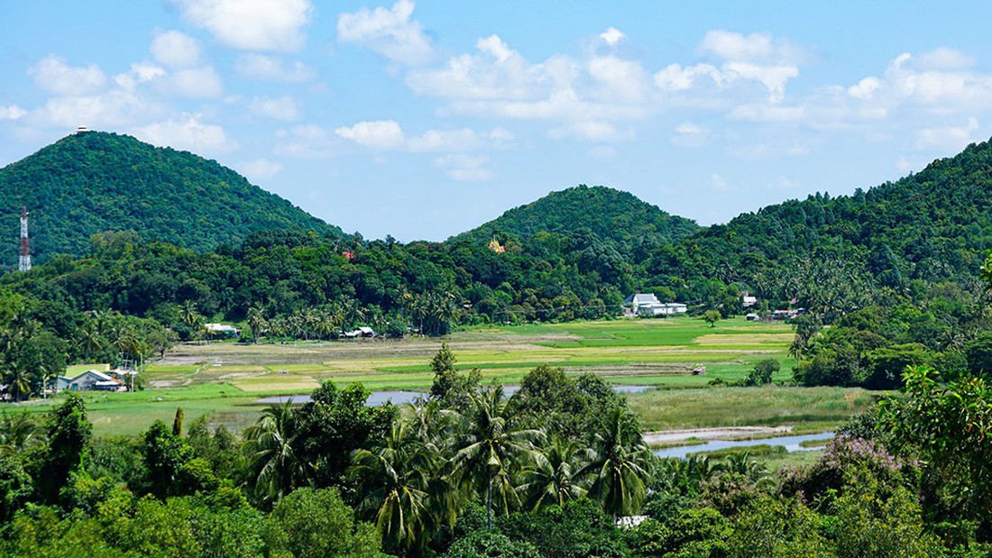 Hà Tiên, thành phố của những cánh đồng xanh - Ảnh 13.