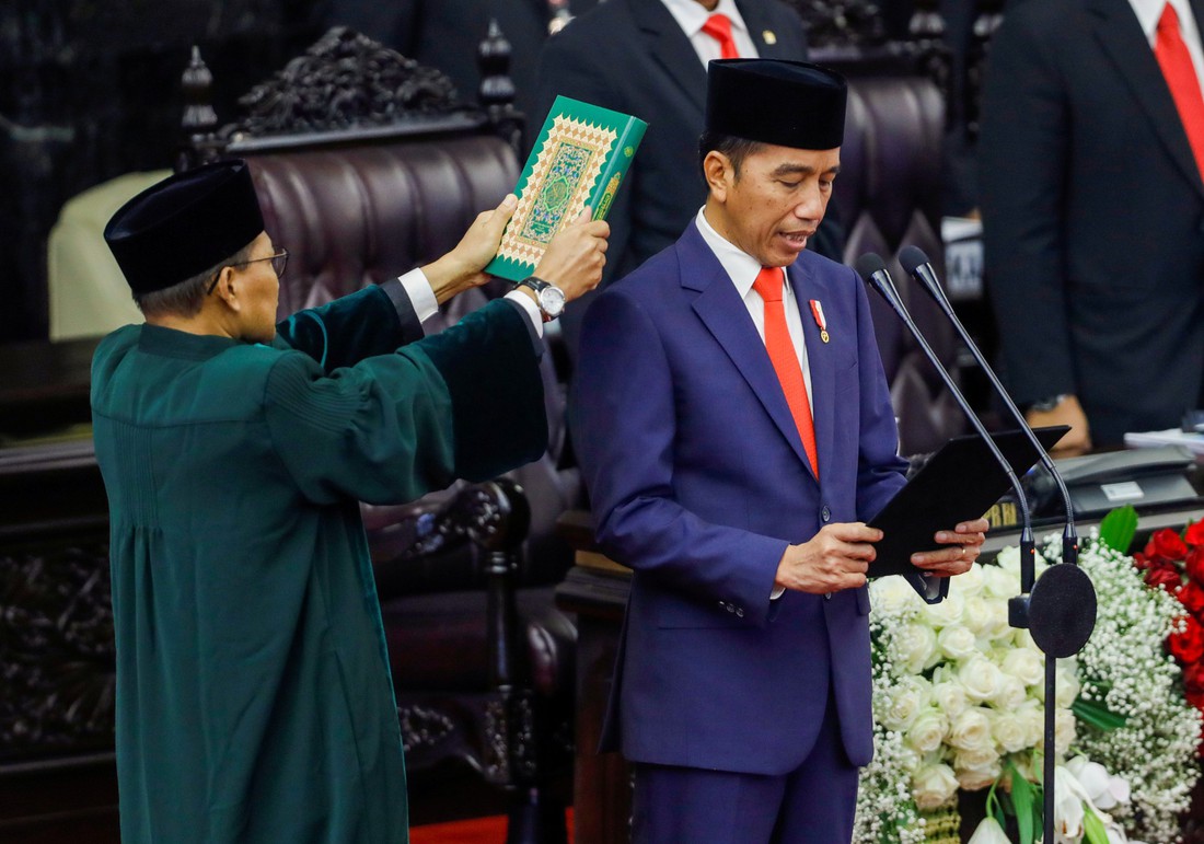 Tổng thống Joko tuyên thệ nhậm chức trong nghi lễ đơn giản - Ảnh 1. Tổng thống Joko tuyên thệ nhậm chức trong nghi lễ đơn giản - Ảnh 1.