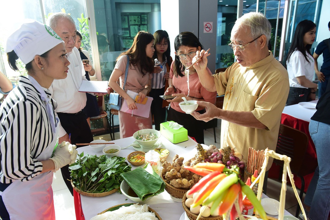 Cao thủ tranh hùng, xuất lộ tuyệt chiêu, bí kíp nấu phở ngon - Ảnh 10.