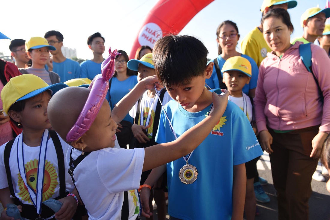 Hơn 1,5 tỉ đồng ủng hộ bệnh nhi ung thư tại Ngày hội Hoa hướng dương 2019 - Ảnh 10.