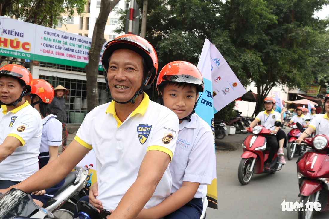 Phát động chiến dịch Đội mũ cho con - Ảnh 9. Phát động chiến dịch Đội mũ cho con - Ảnh 9.