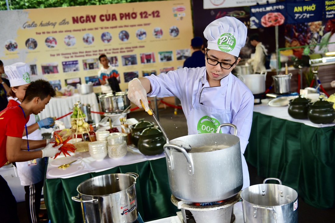 Ngày của Phở 2019: Những bếp phở đã đỏ lửa - Ảnh 6.