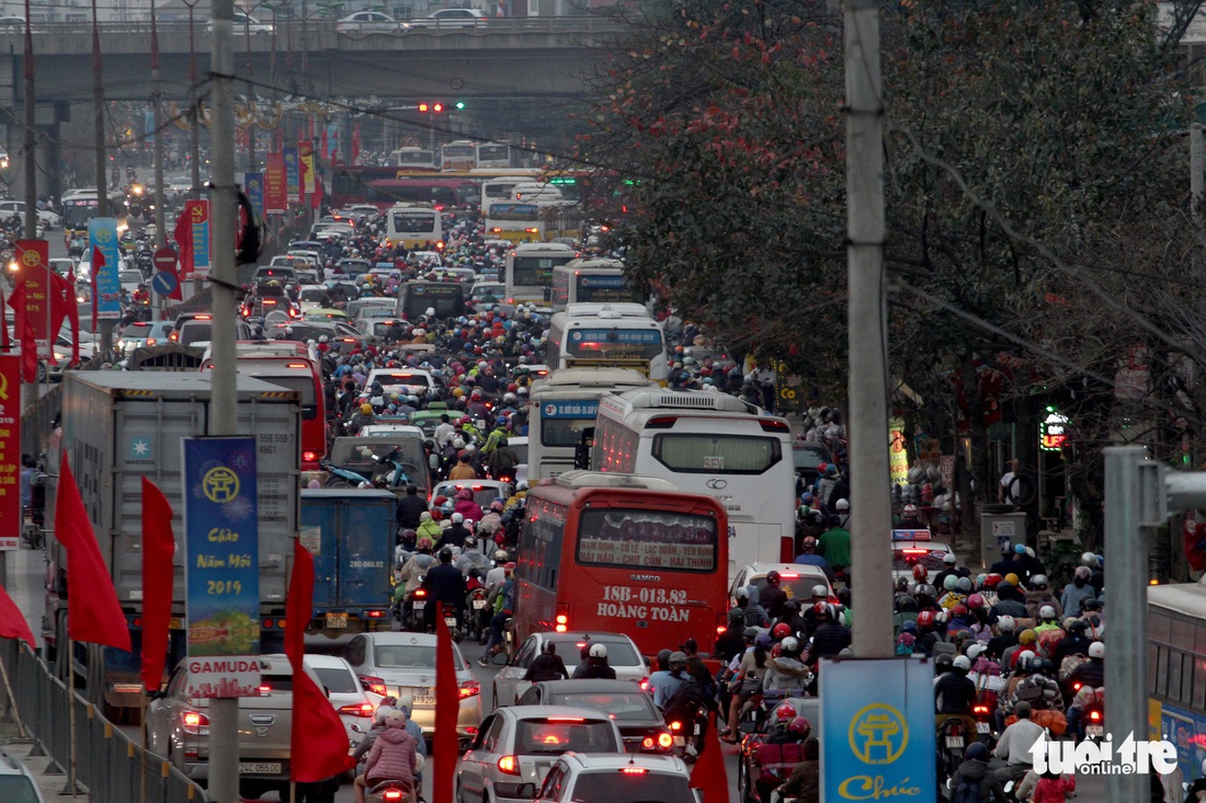 Ngõ về Hà Nội kẹt cứng, ngõ ra thong dong - Ảnh 10.