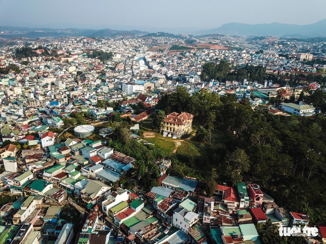 Khu trung tâm Hòa Bình - Đà Lạt giữa trùng trùng điệp điệp bêtông - Ảnh 3.