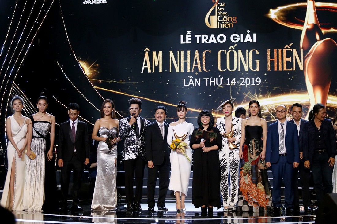 Cống hiến 2019: Gần hơn thị trường, Đông Nhi thắng giải Ca sĩ của năm - Ảnh 11.