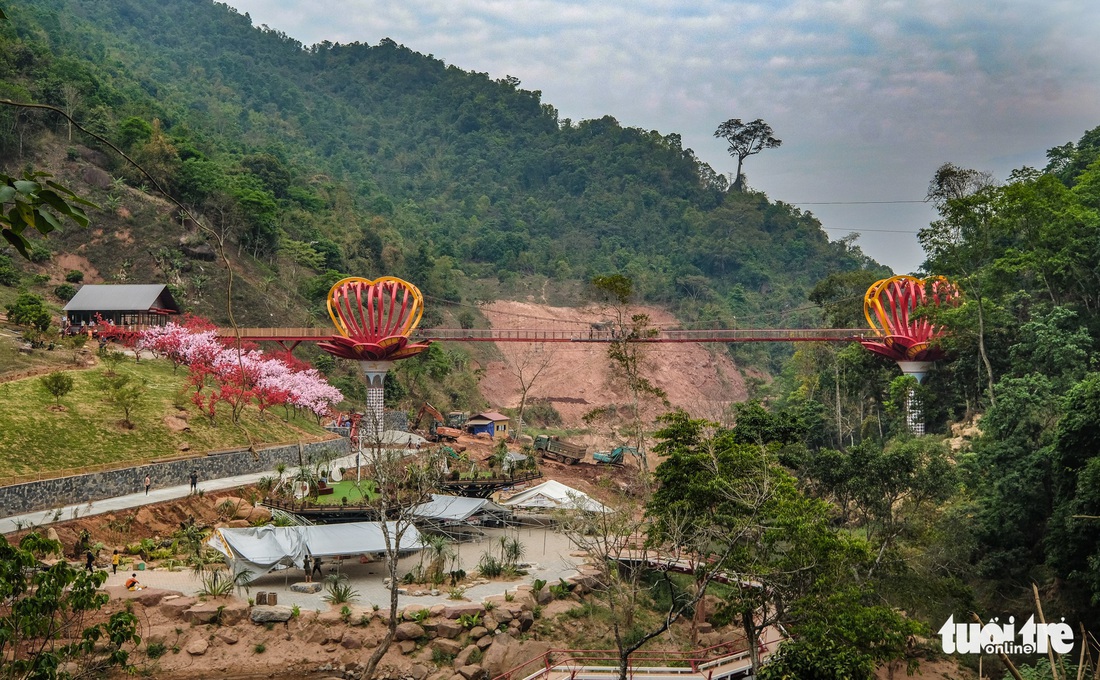 Cầu kính 5D dài 80m đầu tiên tại Việt Nam - Ảnh 3.