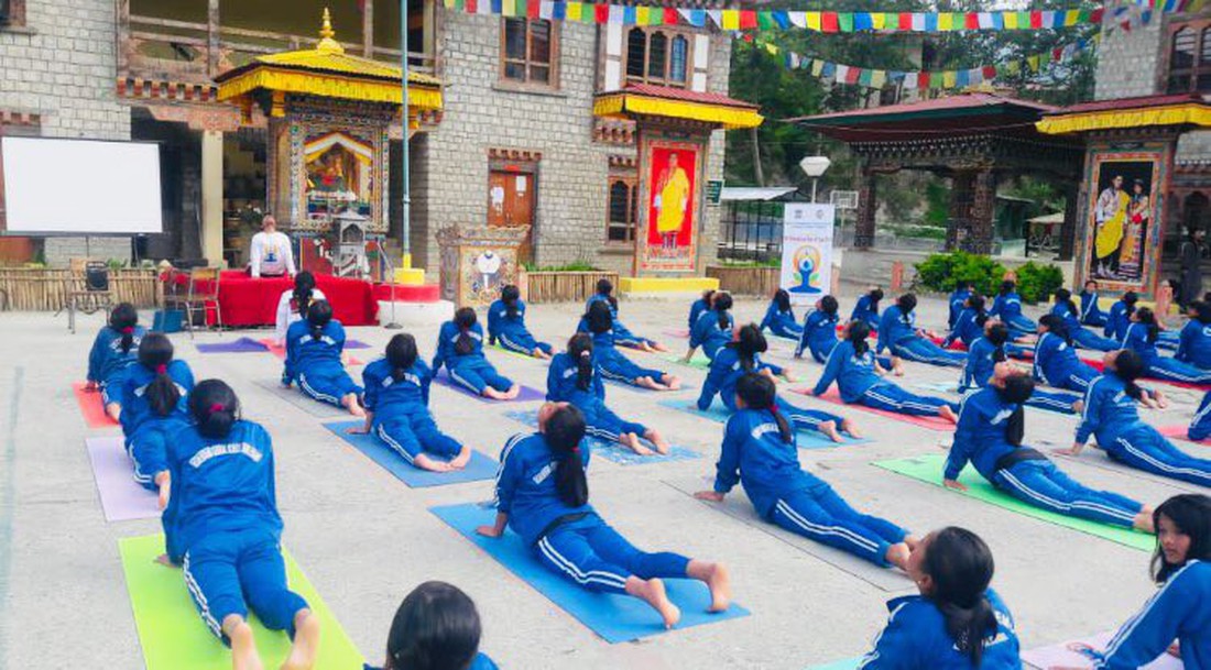 Tập yoga khắp nơi trên địa cầu chào mừng Ngày quốc tế yoga - Ảnh 10.