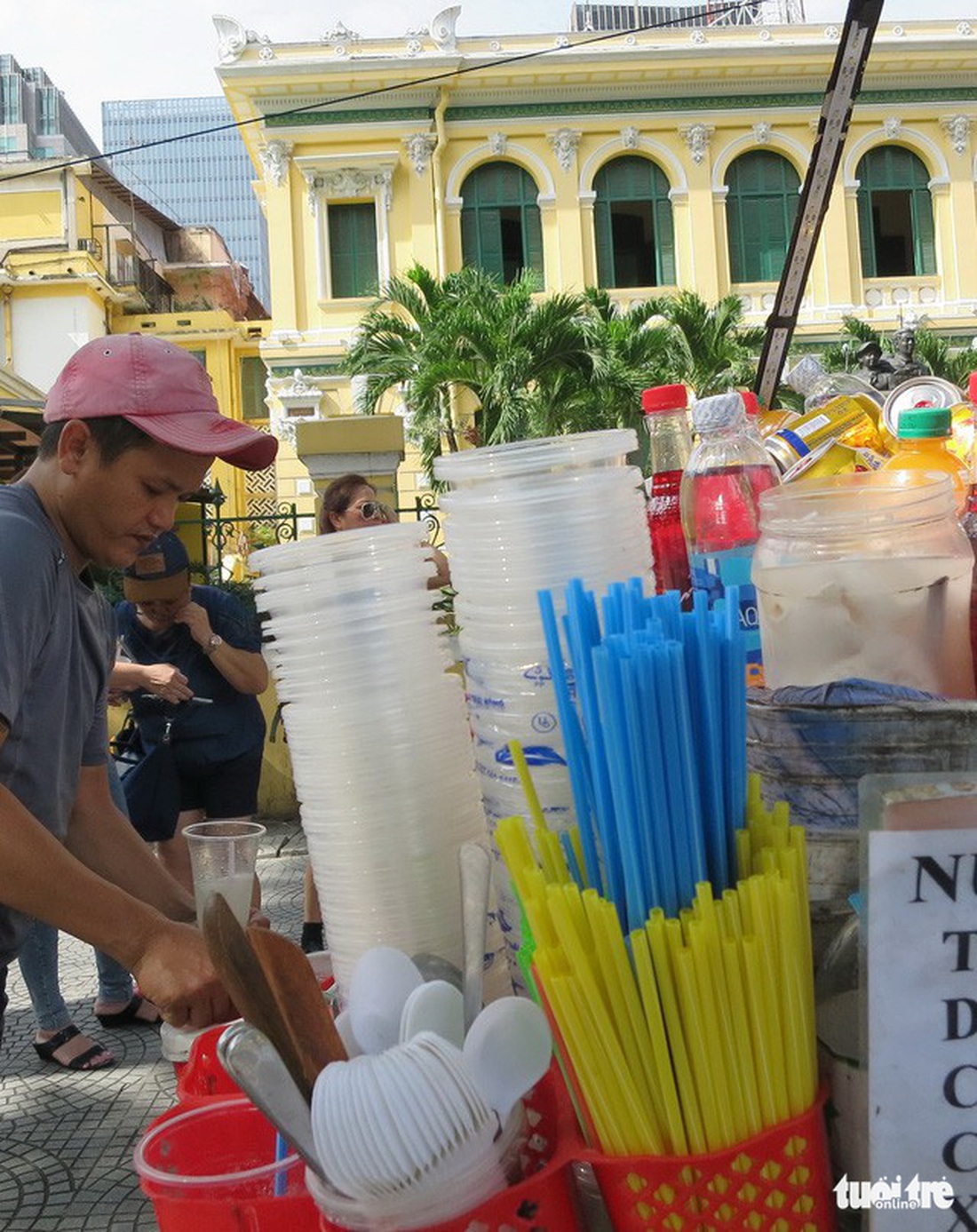 Ăn uống trong nhựa và sống với... rác thải nhựa - Ảnh 6.