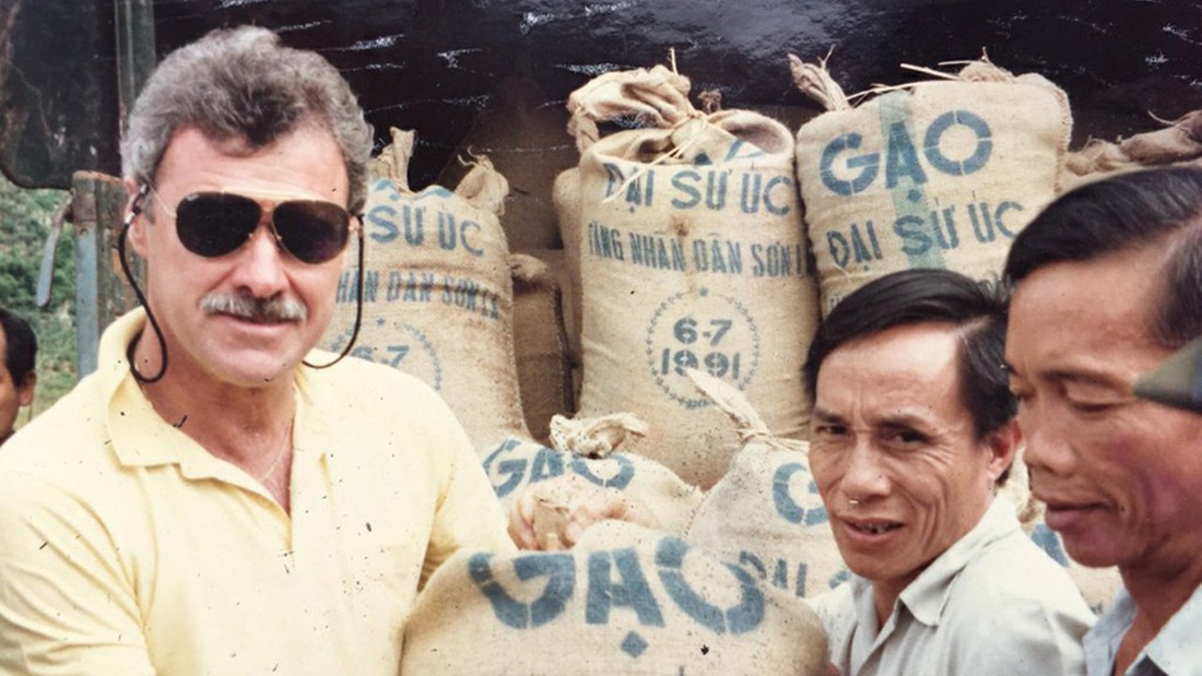 Graham Alliband: Cựu đại sứ 47 năm gắn bó với Việt Nam - Ảnh 1.