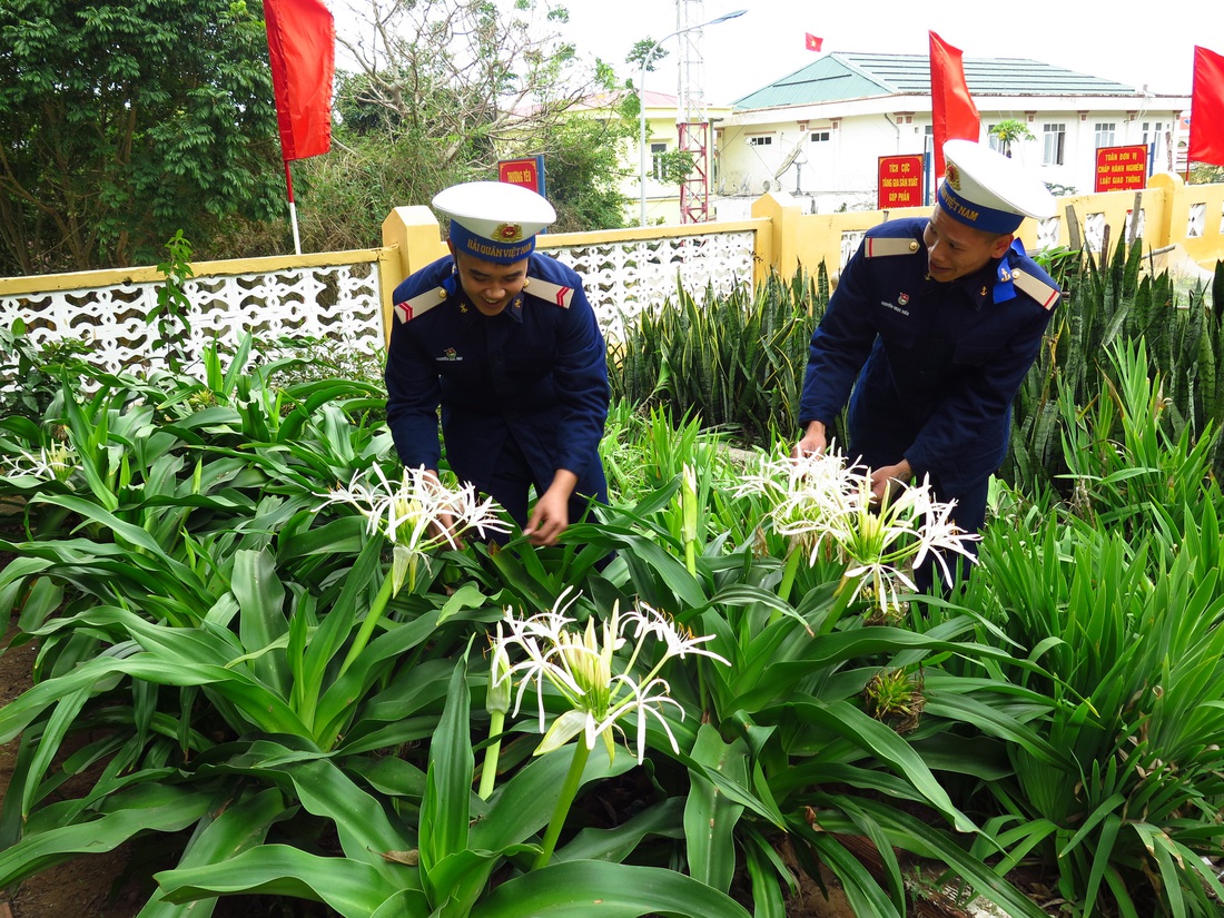 Chùm ảnh tết sớm ở đảo tiền tiêu Bạch Long Vĩ - Ảnh 6.