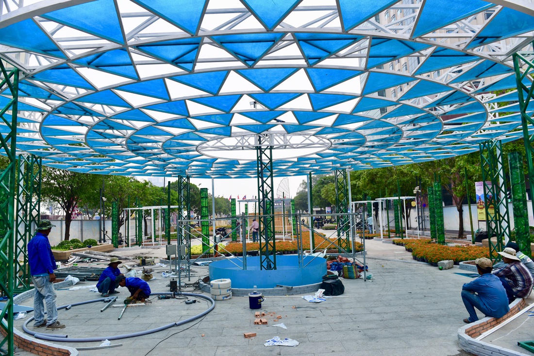 Đường hoa Nguyễn Huệ 2020 dự kiến xong từ 26 Tết - Ảnh 9. Đường hoa Nguyễn Huệ 2020 dự kiến xong từ 26 Tết - Ảnh 9.
