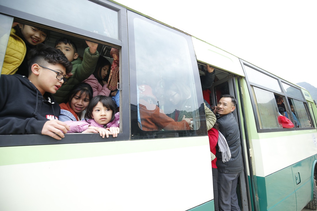 Du khách hài hước đổi tên chùa Tam Chúc thành Chen Chúc vì quá tải - Ảnh 8.