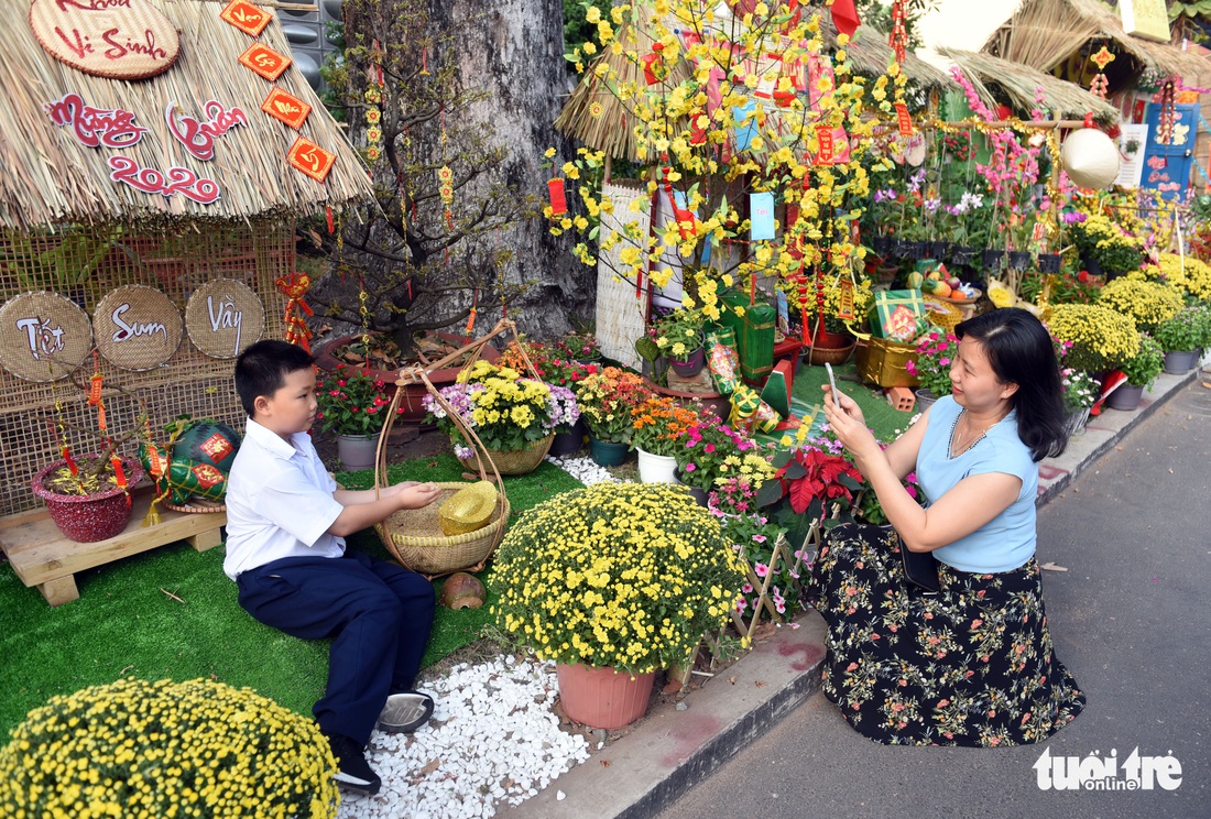 Đường hoa xuân cho bệnh nhân ở Bệnh viện Chợ Rẫy - Ảnh 12.