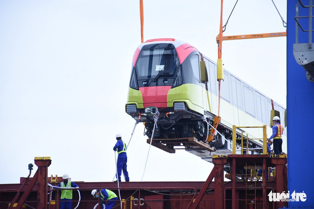 Chiêm ngưỡng đoàn tàu metro Nhổn - ga Hà Nội rời cảng Hải Phòng - Ảnh 4.