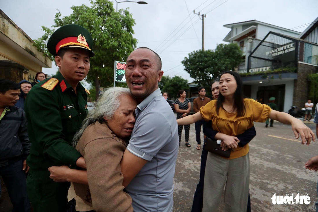 Tìm kiếm, đưa thi thể 22 chiến sĩ về Đông Hà: Nỗi đau thấu trời đất - Ảnh 14.