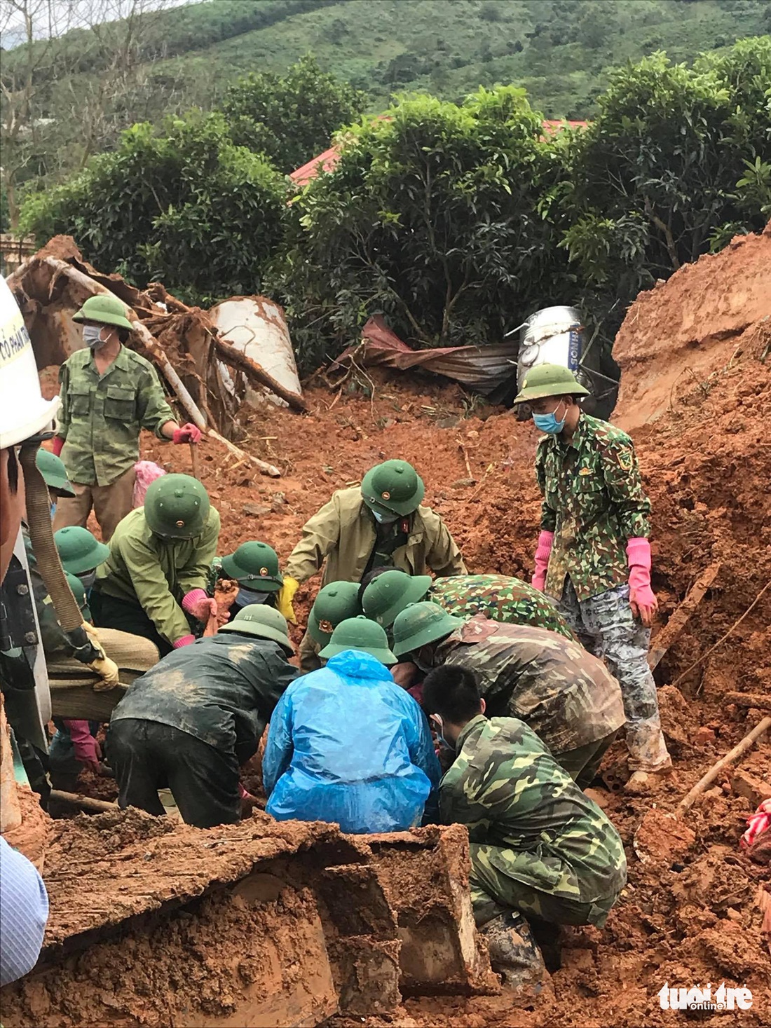 Trực tiếp từ hiện trường tìm kiếm 22 chiến sĩ: Đã tìm thấy tất cả thi thể - Ảnh 1.