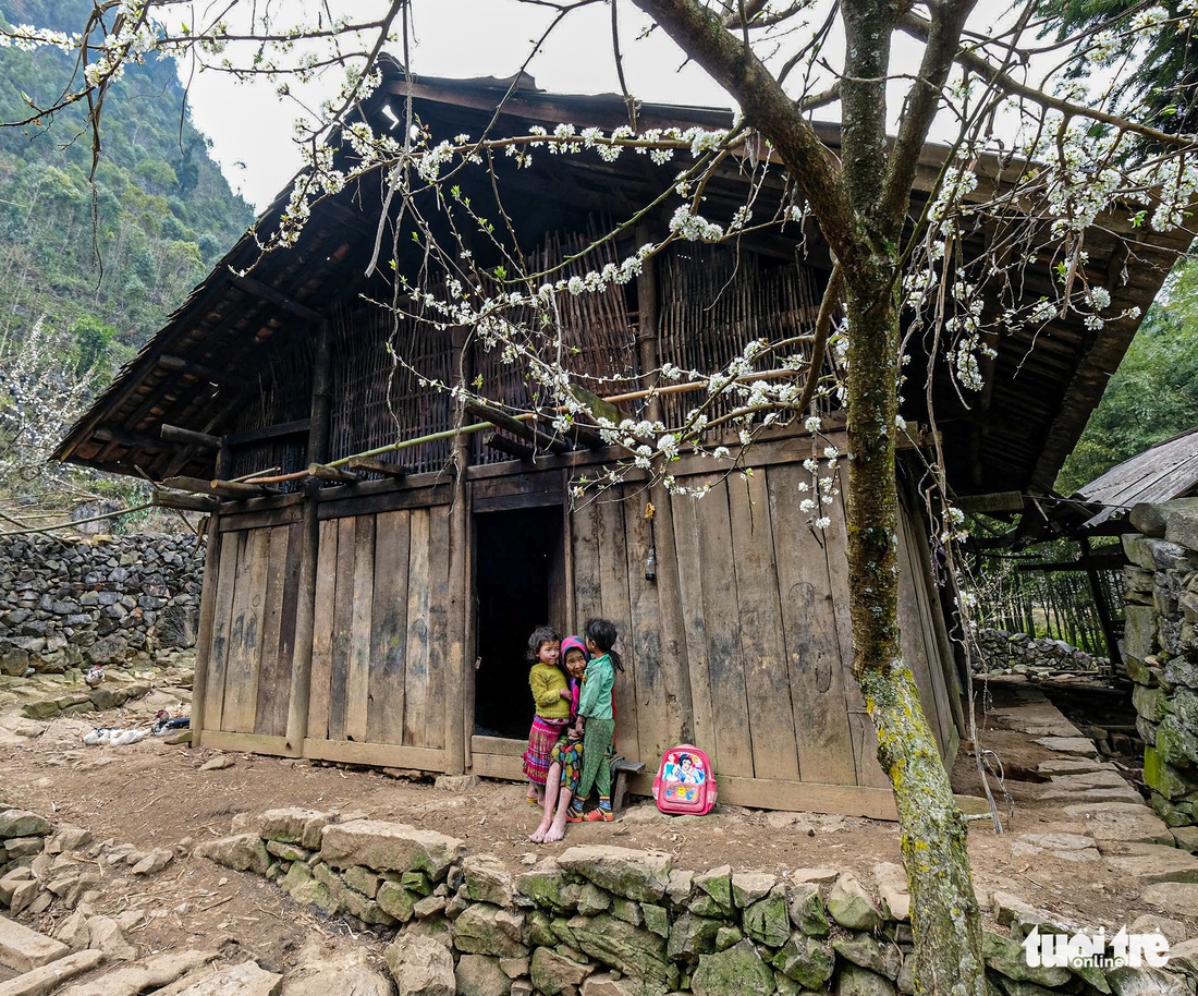 Có nên thu phí để phát triển du lịch cao nguyên đá Đồng Văn? - Ảnh 11.