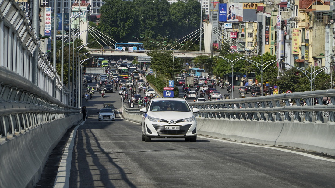 Hà Nội thông xe đường vành đai 2 trên cao, đoạn Ngã Tư Vọng - Ngã Tư Sở - Ảnh 4.