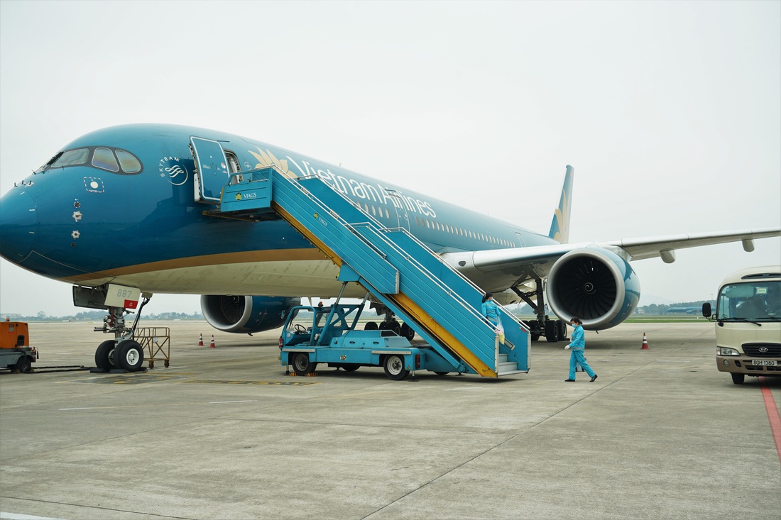 Vietnam Airlines vệ sinh, khử trùng các chuyến bay trong nước thế nào? - Ảnh 8.