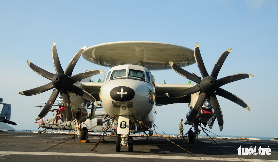 Bên trong tàu sân bay USS Theodore Roosevelt đang neo tại vịnh Đà Nẵng - Ảnh 12.