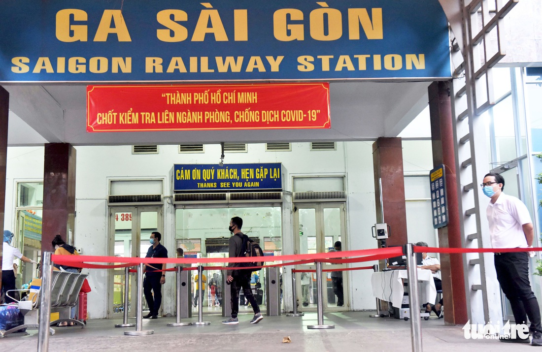 Ga Sài Gòn triển khai lấy mẫu xét nghiệm cho tất cả hành khách - Ảnh 2. Ga Sài Gòn triển khai lấy mẫu xét nghiệm cho tất cả hành khách - Ảnh 2.
