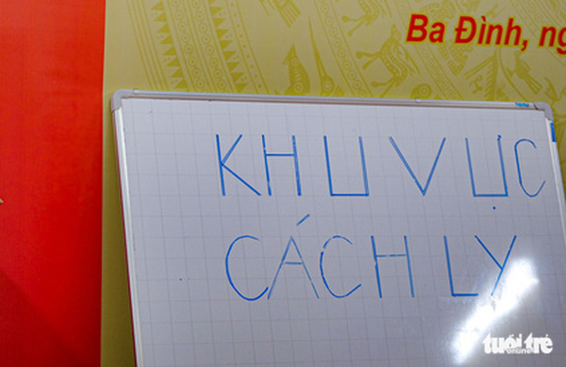 Xét nghiệm nhanh COVID-19 cho hàng trăm tiểu thương chợ đầu mối Hà Nội - Ảnh 9.