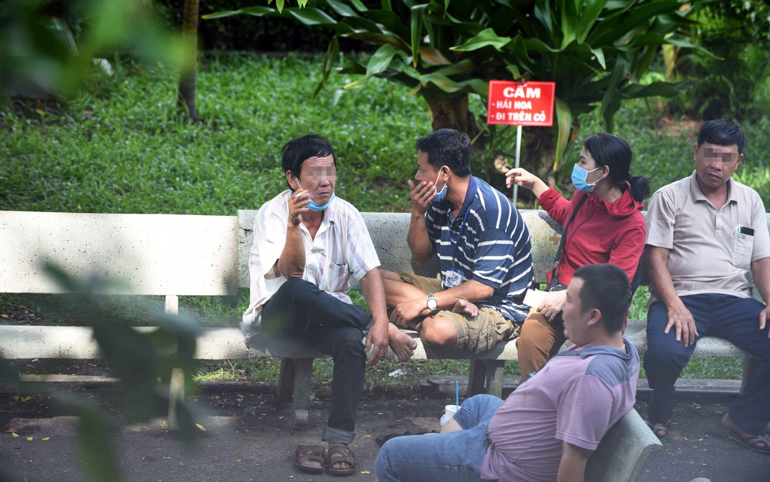 Biết hại nhưng vẫn cứ hút - Ảnh 1. Biết hại nhưng vẫn cứ hút - Ảnh 1.