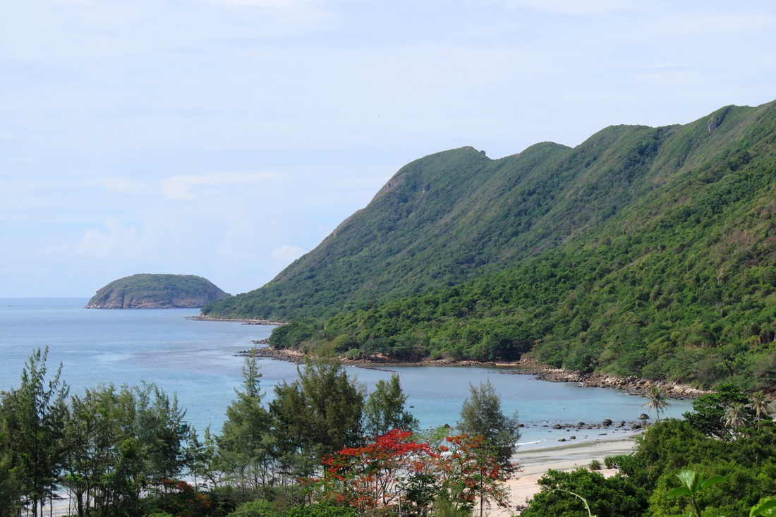 Thong dong Côn Đảo những ngày hè đẹp nhất trong năm - Ảnh 3.