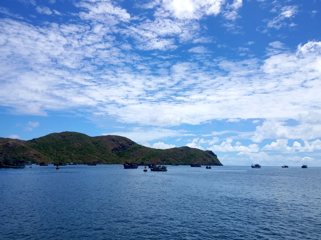 Thong dong Côn Đảo những ngày hè đẹp nhất trong năm - Ảnh 1.