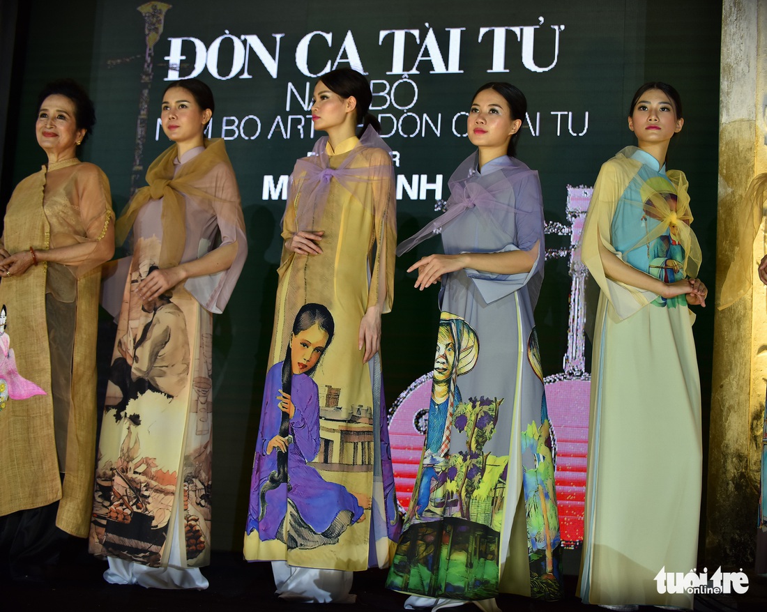 Giếng Thiên Quang - Văn Miếu Quốc Tử Giám - thành sàn diễn lung linh tôn vinh áo dài - Ảnh 4. Giếng Thiên Quang - Văn Miếu Quốc Tử Giám - thành sàn diễn lung linh tôn vinh áo dài - Ảnh 4.