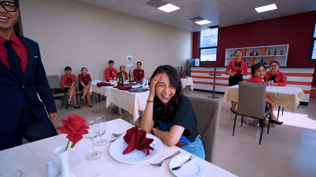 19h tối nay phát sóng Khám phá trường học tại Trường ĐH Kinh tế - Tài chính - Ảnh 2. 19h tối nay phát sóng Khám phá trường học tại Trường ĐH Kinh tế - Tài chính - Ảnh 2.
