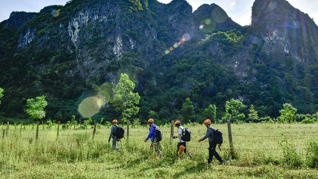 Vào hang khám phá cõi thần tiên - Ảnh 3. Vào hang khám phá cõi thần tiên - Ảnh 3.