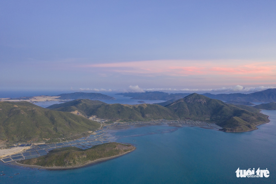 Chơi xả hơi trọn mùa hè ở Nha Trang, một trong những vịnh đẹp nhất thế giới - Ảnh 8.